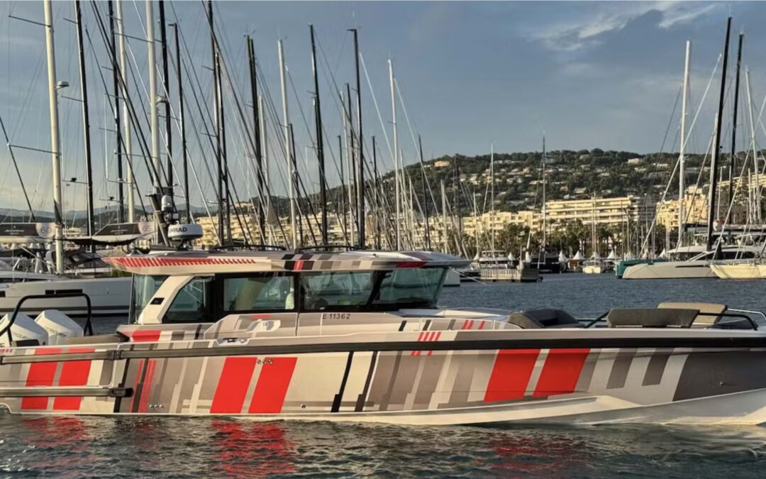Smygpremiär Axopar 38 i Cannes.